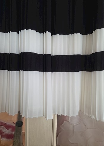 Kadın Beyaz Siyah Şeritli Pilili Uzun Etek - Görsel 2