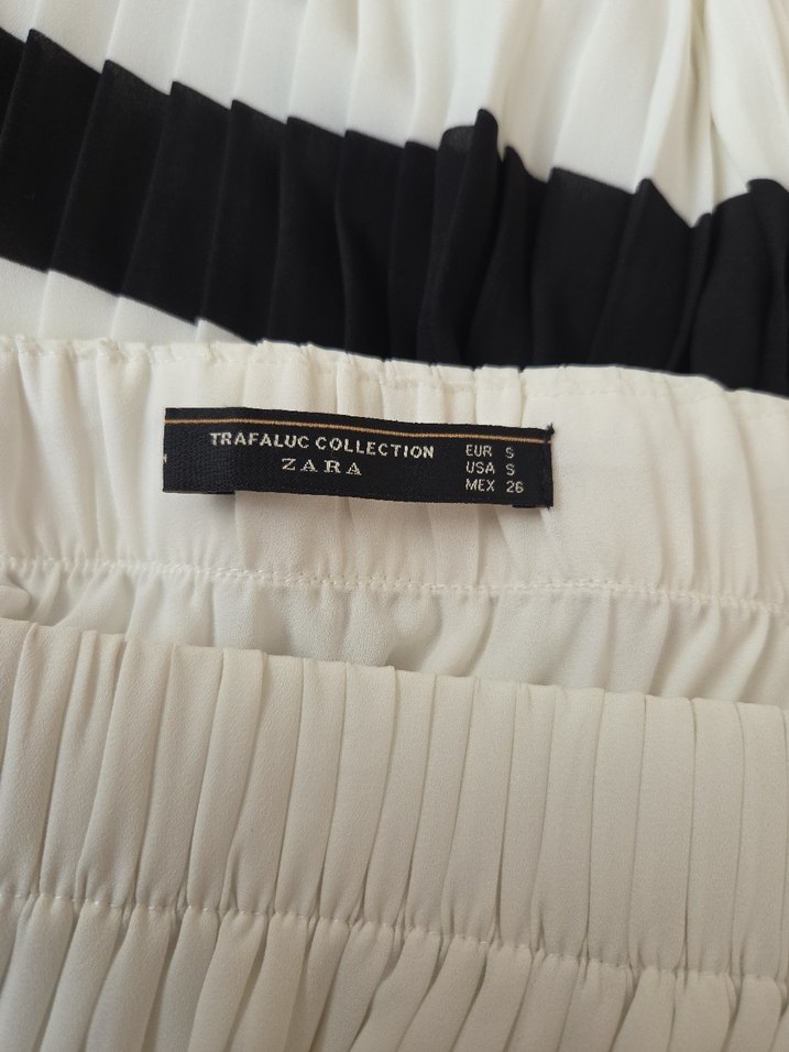 Kadın Beyaz Siyah Şeritli Pilili Uzun Etek - Görsel 3