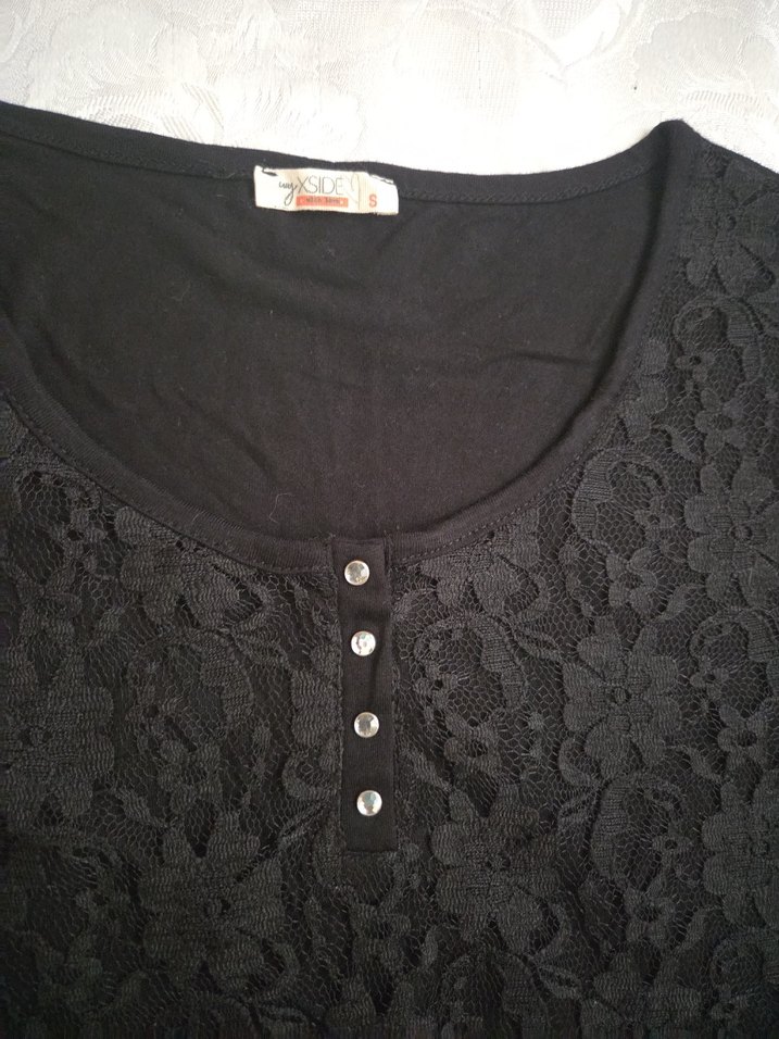 Kısa Kollu Siyah Dantel Bluz - Görsel 3
