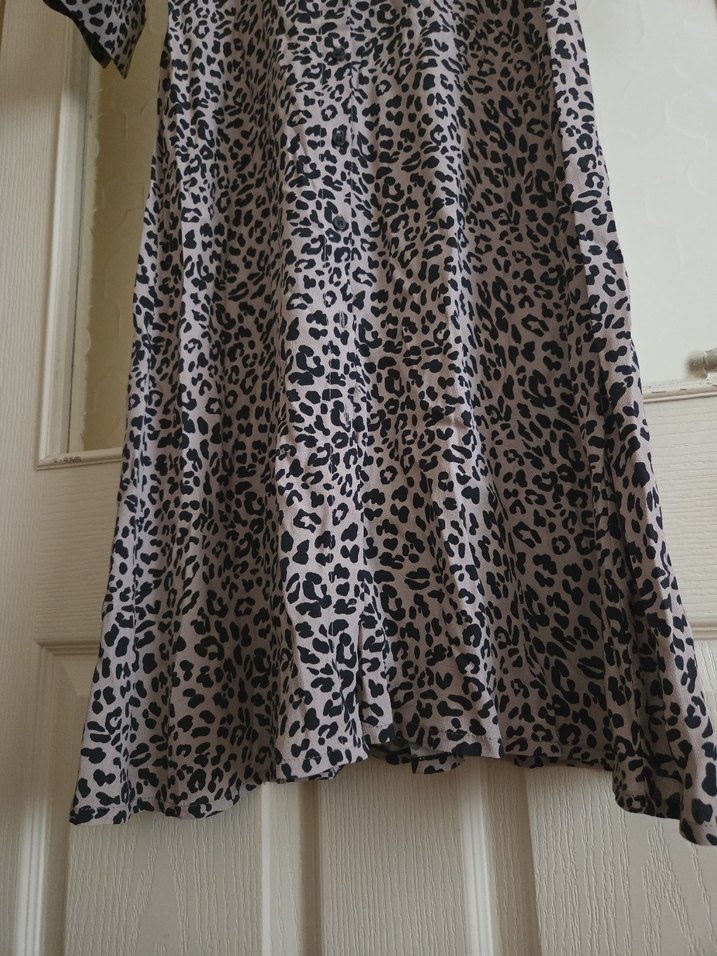 Düğmeli  Leopar Desenli Uzun Elbise - Görsel 2