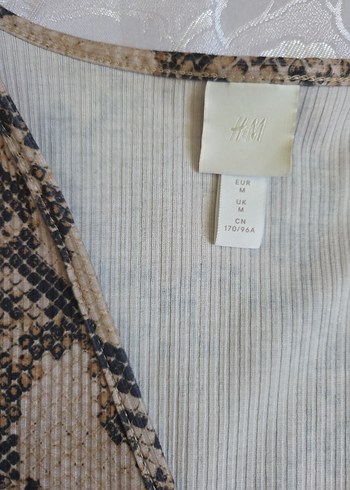 H&M Kahverengi Yılan Desenli Kuşaklı Bluz