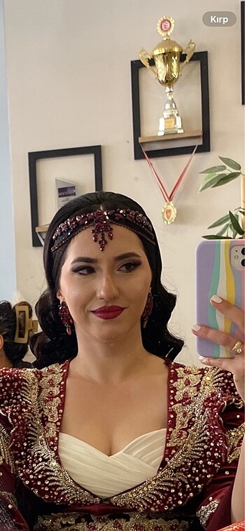 Pandora Saç aksesuarı küpesiyle takım