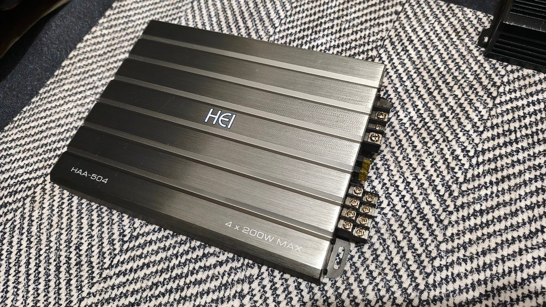 HEI 4x200 3000w amfi - Görsel 3