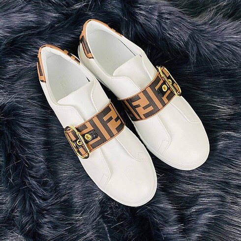37 Beden beyaz Renk Fendi hakiki deri bayan sneaker