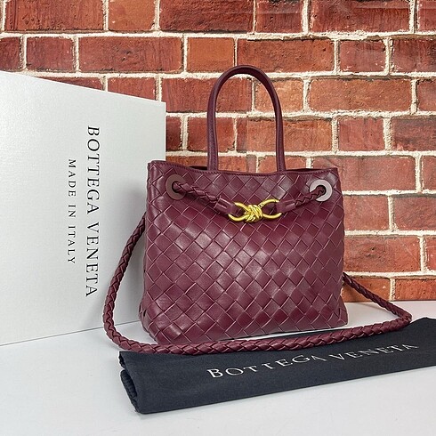 Bottega Veneta hakiki deri bayan çantası