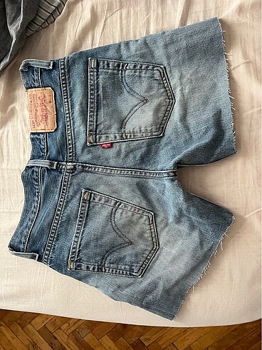 Levis