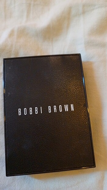 Beden Bobbi brown the Essential eye shadow palette