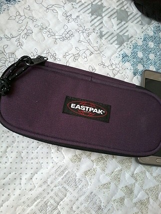 eastpak oval mor kalemlik