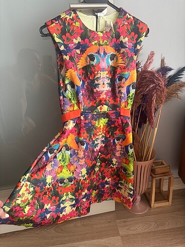 H&M S-36 beden desenli dalgic kumaş elbise