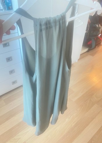 Quzu Gri Midi Halter Yaka Zincir Detaylı Bluz