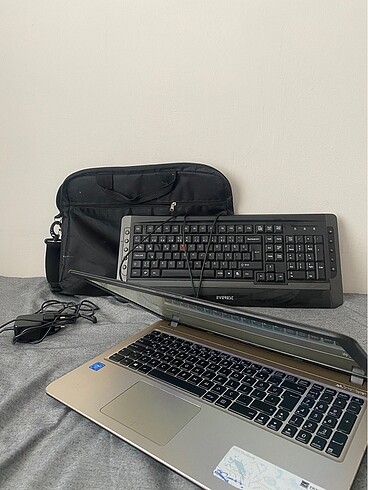 Dizüstü asus bilgisayar set halinde