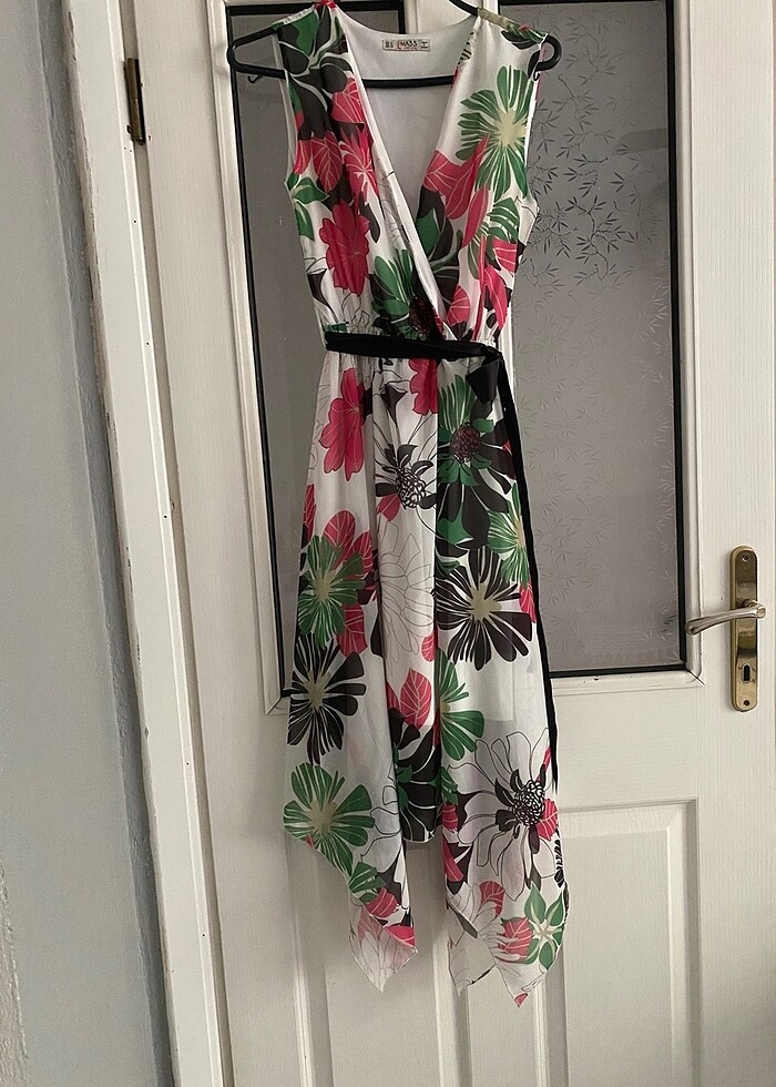 Şifon çiçekli elbise - Görsel 4