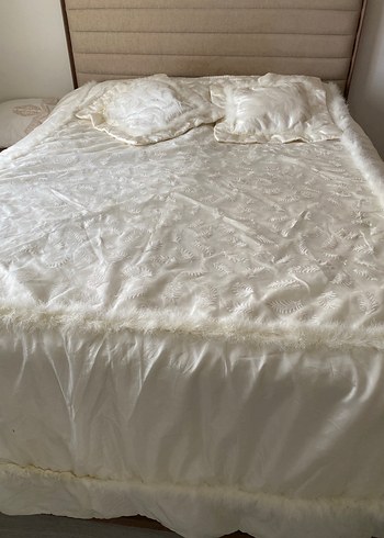 Parlak Beyaz tüylü Yatak Örtüsü - Görsel 2