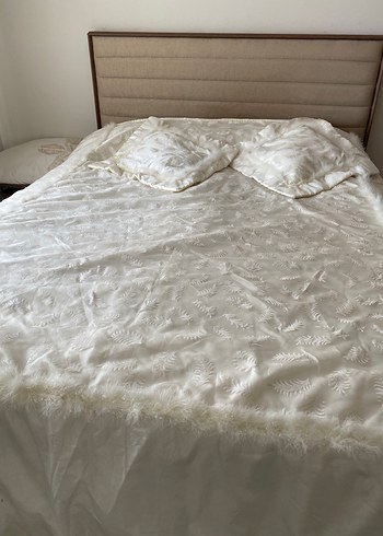 Parlak Beyaz tüylü Yatak Örtüsü - Görsel 9