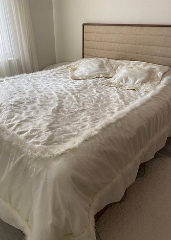 Parlak Beyaz tüylü Yatak Örtüsü - Görsel 4