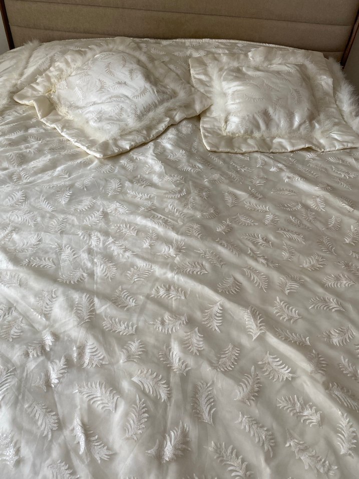 Parlak Beyaz tüylü Yatak Örtüsü - Görsel 5