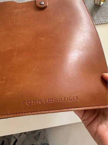 Beden Renk Tommy Hilfiger Deri iPad Kılıfı