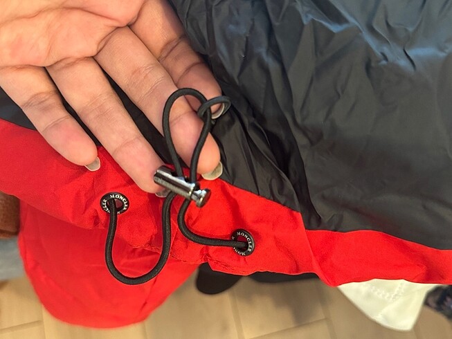s Beden kırmızı Renk Moncler mont
