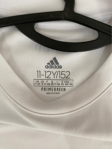 11-12 Yaş Beden Adidas 11/12