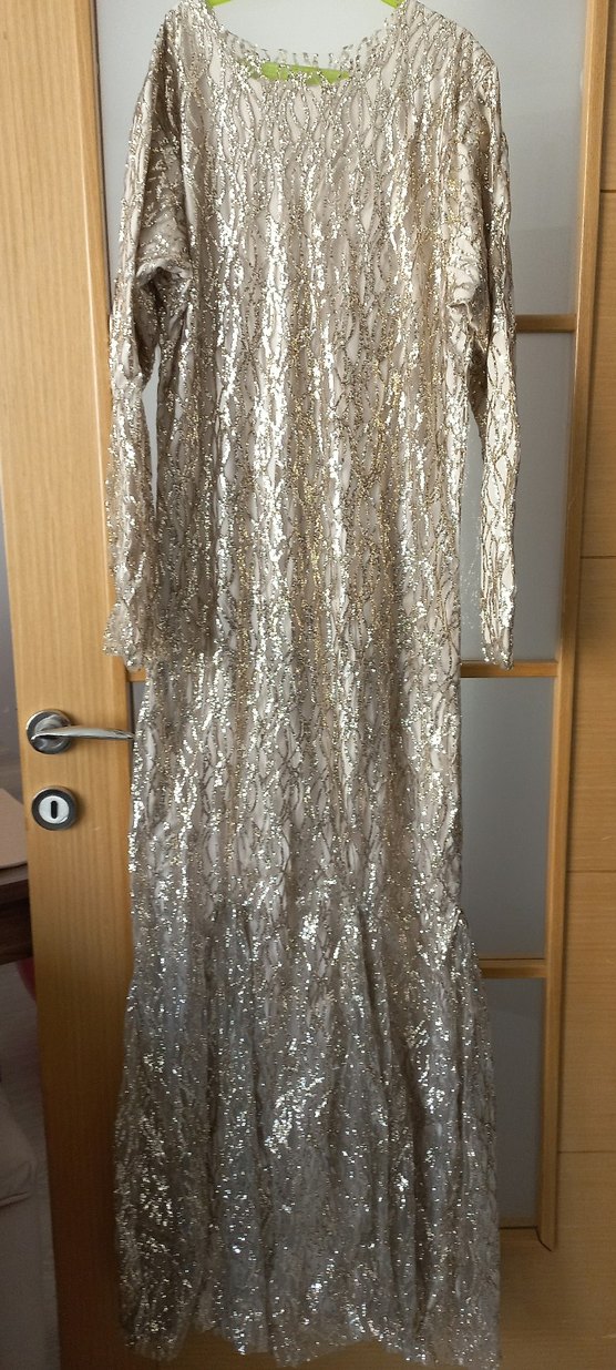 Altın Renkli İşlemeli Uzun Kadın Abiye Elbise - Görsel 2