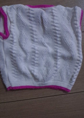 Kız Çocuk Beyaz Örgü Kolsuz Süveter - Görsel 2