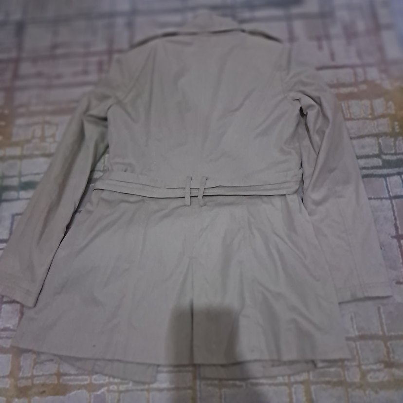 Düğmeli Bej Kadın Trençkot - Görsel 3