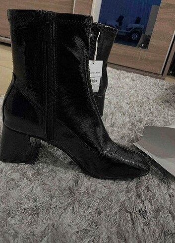 37 Beden siyah Renk Stradivarius bot