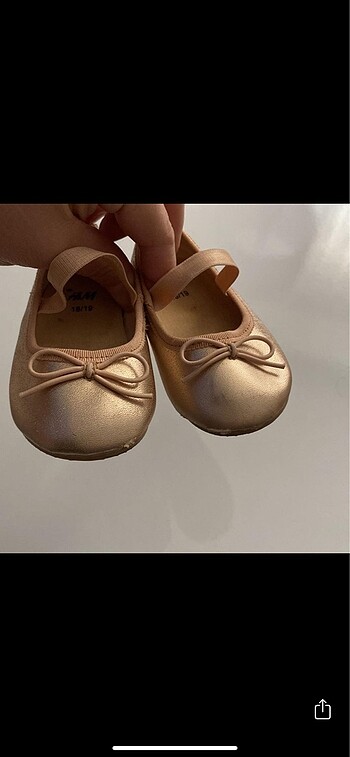 HM markalı kız bebek ayakkabısı