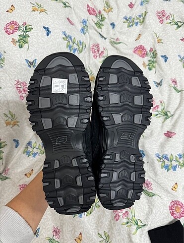 40 Beden Skechers spor ayakkabı