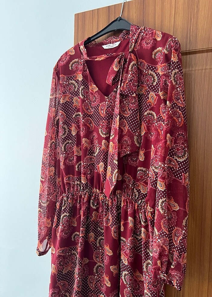 Bordo elbise desenli - Görsel 5