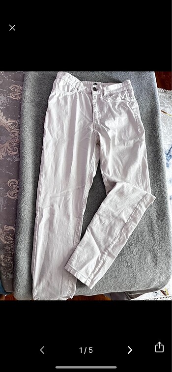 Beyaz dar paça pantolon