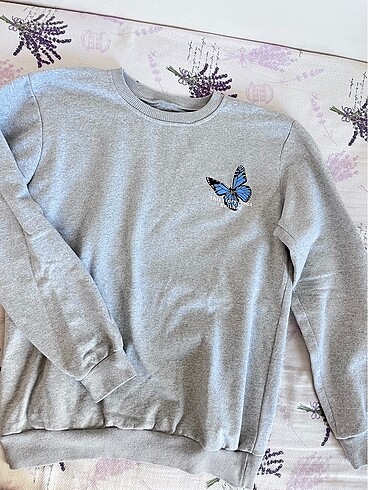 s Beden Kelebekli sweatshirt????