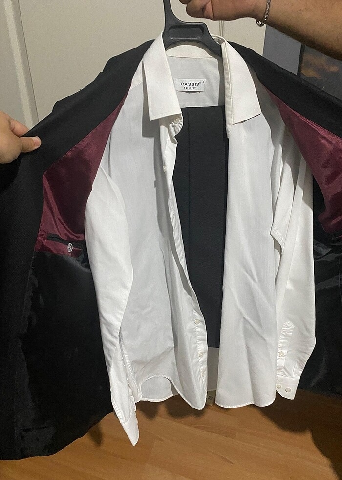 Az giyilmiş takım elbise - Görsel 2