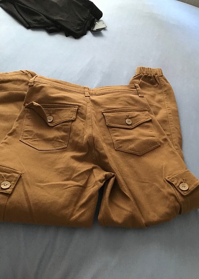 Az giyilmiş kargo pantolon - Görsel 2