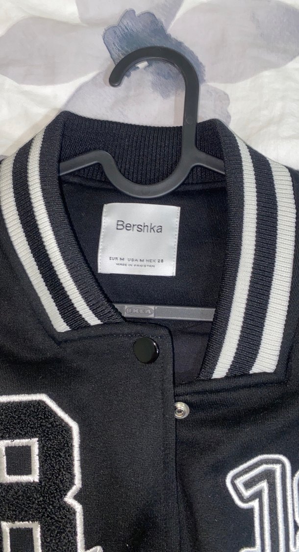 Bershka Siyah Kadın Bomber Ceket, Düğmeli, Baskılı - Görsel 3