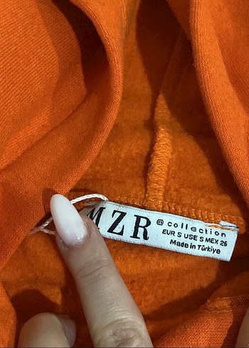 Kapüşonlu, uzun kollu turuncu sweatshirt - Görsel 3