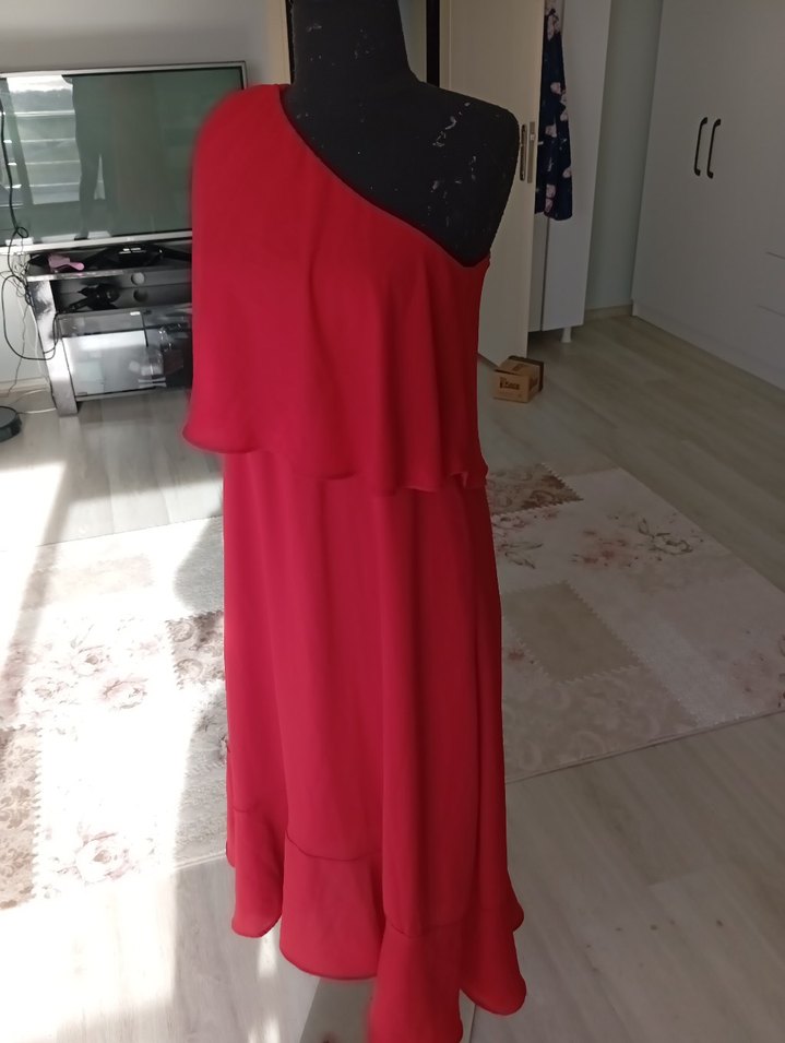 Kırmızı Drapeli Uzun Abiye Elbise - Görsel 2