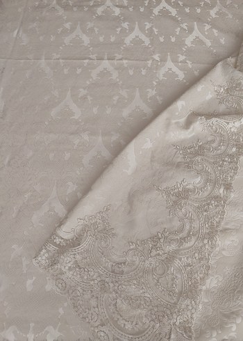 Nakışlı Beyaz Gri Yatak Örtüsü - Görsel 2