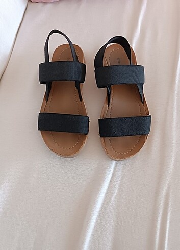 Kız çocuk sandalet 33 numara Deichmann