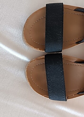 33 Beden siyah Renk Kız çocuk sandalet 33 numara Deichmann