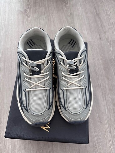 Zara sneaker