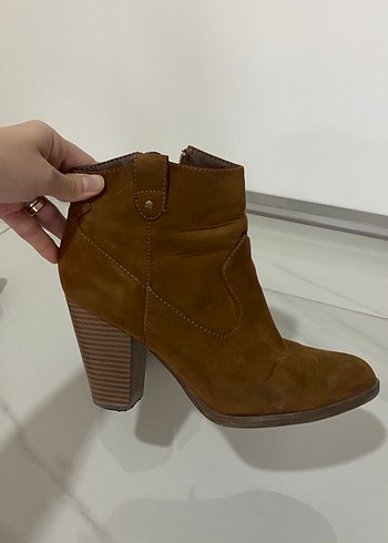 Kahverengi Süet Tokalı Kadın Bot - Görsel 2