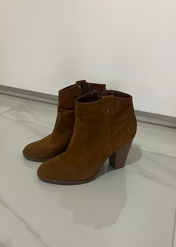 Kahverengi Süet Tokalı Kadın Bot - Görsel 4