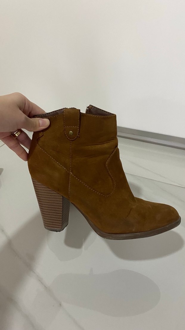 Kahverengi Süet Tokalı Kadın Bot - Görsel 2