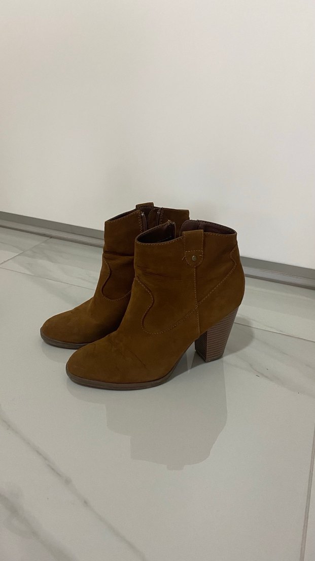 Kahverengi Süet Tokalı Kadın Bot - Görsel 4