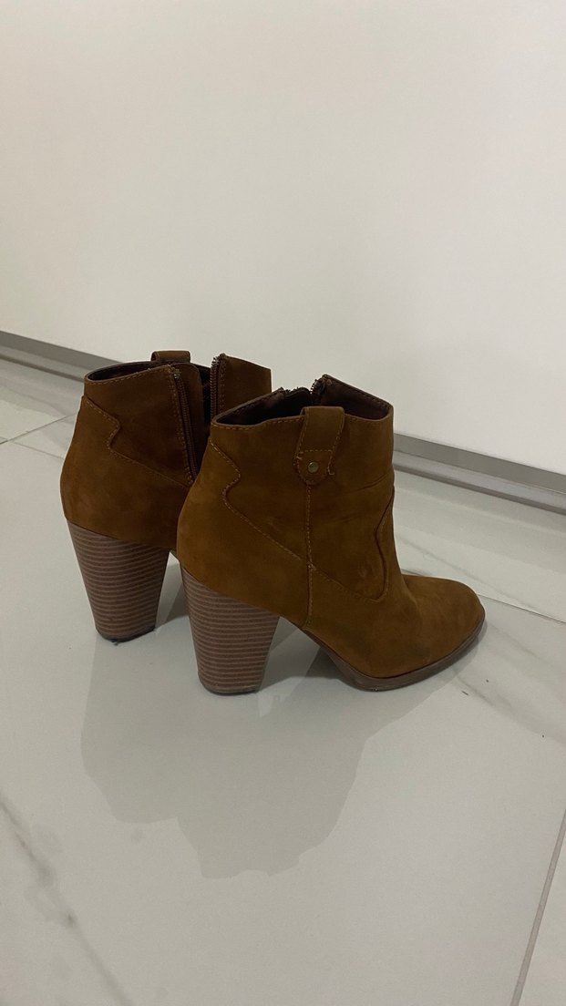 Kahverengi Süet Tokalı Kadın Bot - Görsel 3