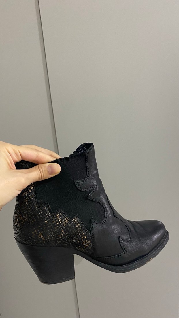 Yılan Desenli Siyah Deri Topuklu Bot - Görsel 2