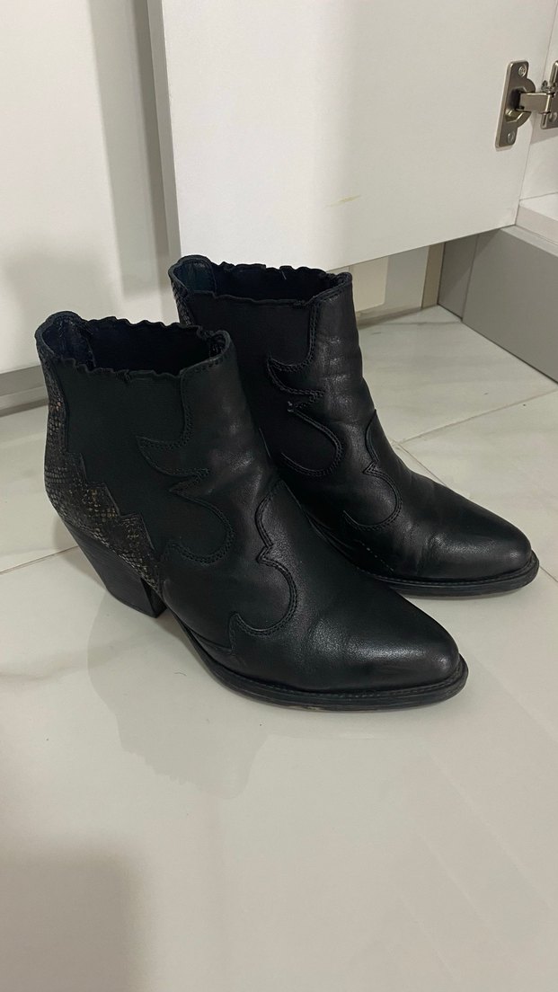 Yılan Desenli Siyah Deri Topuklu Bot - Görsel 3