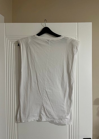 Beyaz Vatkalı Kadin Tişört - Görsel 2