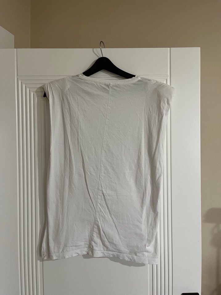 Beyaz Vatkalı Kadin Tişört - Görsel 2